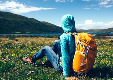 The right and wrong ways to wear backpacks 